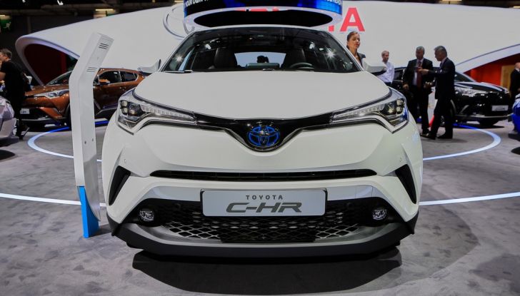 Toyota C-HR Trend disponibile con 2WD e 4WD - Foto 2 di 14