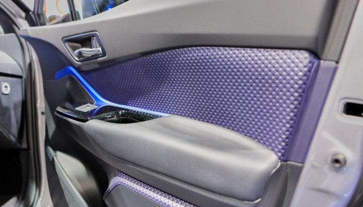 Toyota C-HR Trend disponibile con 2WD e 4WD - Foto 11 di 14