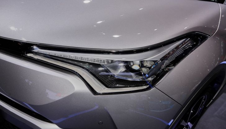 Toyota C-HR Trend disponibile con 2WD e 4WD - Foto 5 di 14