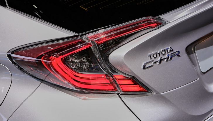 Toyota C-HR Trend disponibile con 2WD e 4WD - Foto 7 di 14