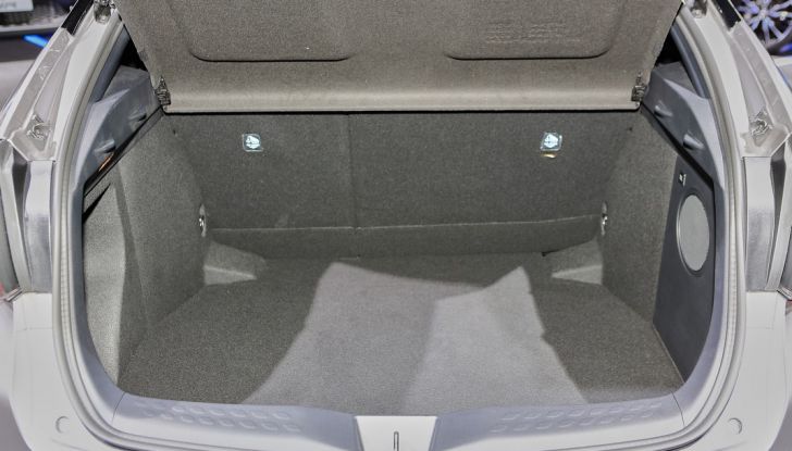 Toyota C-HR Trend disponibile con 2WD e 4WD - Foto 9 di 14