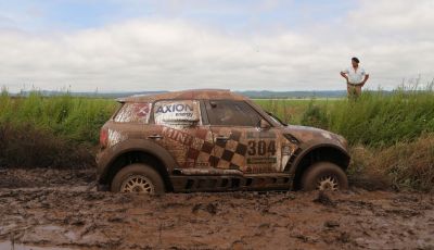 Consigli: i 5 modi per uscire dal fango con l’auto impantanata