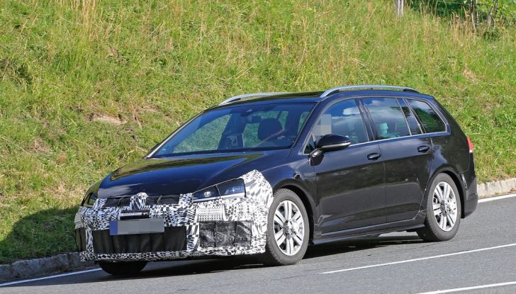 Volkswagen Golf VII R Variant Facelift prime foto spia - Foto 2 di 14