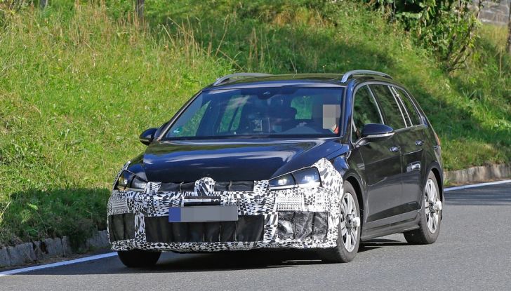 Volkswagen Golf VII R Variant Facelift prime foto spia - Foto 14 di 14