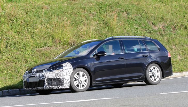 Volkswagen Golf VII R Variant Facelift prime foto spia - Foto 3 di 14