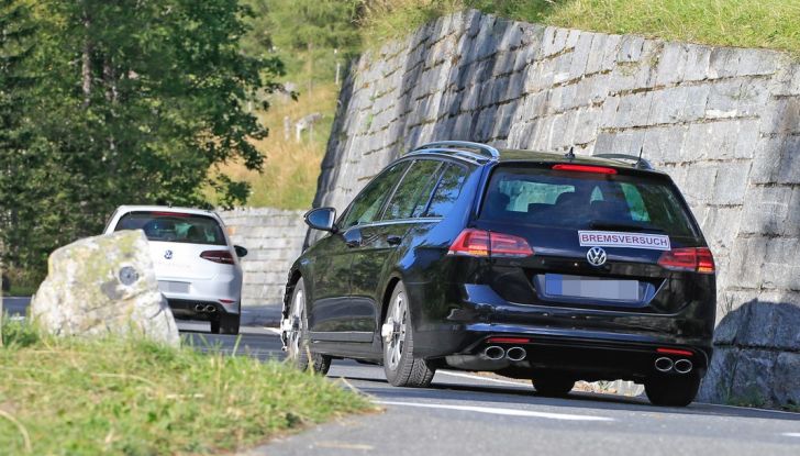 Volkswagen Golf VII R Variant Facelift prime foto spia - Foto 6 di 14