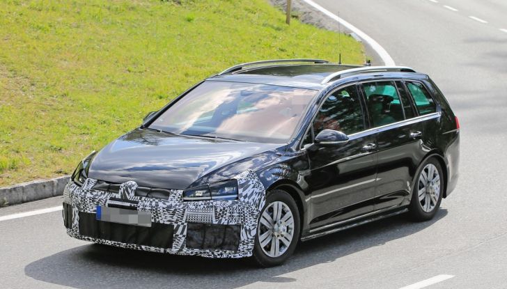 Volkswagen Golf VII R Variant Facelift prime foto spia - Foto 8 di 14