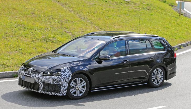 Volkswagen Golf VII R Variant Facelift prime foto spia - Foto 1 di 14