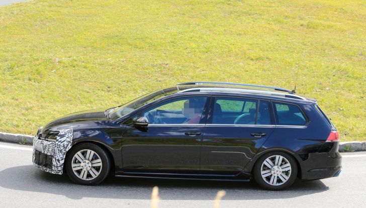 Volkswagen Golf VII R Variant Facelift prime foto spia - Foto 9 di 14