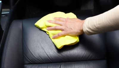 Come pulire i sedili dell’auto