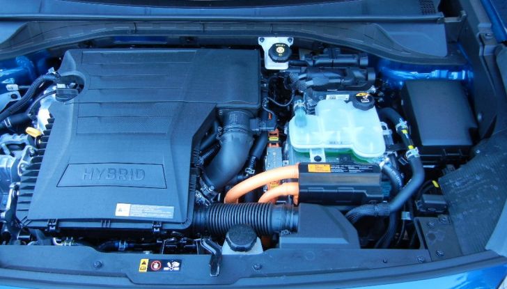 Kia Niro: prova su strada, prestazioni e prezzi del crossover coreano - Foto 10 di 18