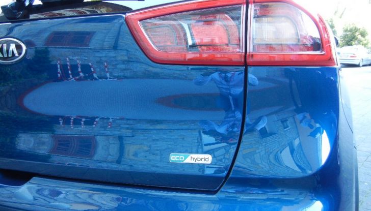 Kia Niro: prova su strada, prestazioni e prezzi del crossover coreano - Foto 13 di 18