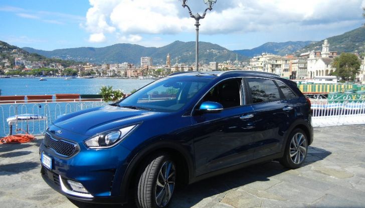 Kia Niro: prova su strada, prestazioni e prezzi del crossover coreano - Foto 1 di 18