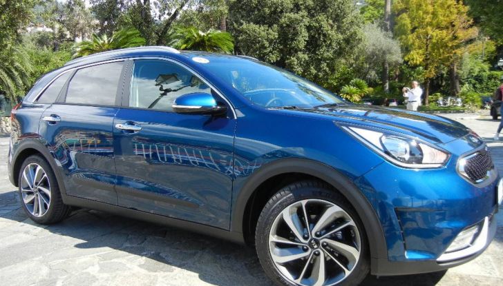 Kia Niro: prova su strada, prestazioni e prezzi del crossover coreano - Foto 5 di 18