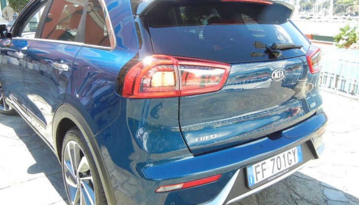Kia Niro: prova su strada, prestazioni e prezzi del crossover coreano - Foto 8 di 18