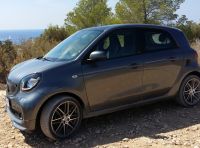 Smart Brabus ForTwo, ForFour e Cabrio: prova su strada, motorizzazioni e prezzi