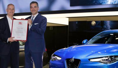 Alfa Romeo Giulia riceve il premio Auto Più Bella del Web al Salone di Parigi