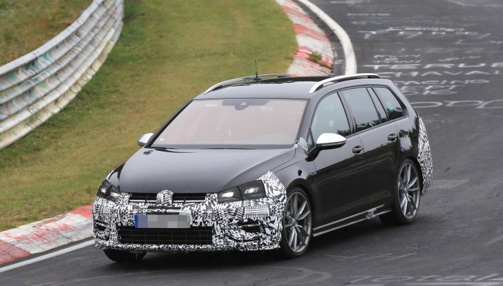 Nuova Volkswagen Golf VII R Variant 2018, foto spia al Ring - Foto 3 di 18
