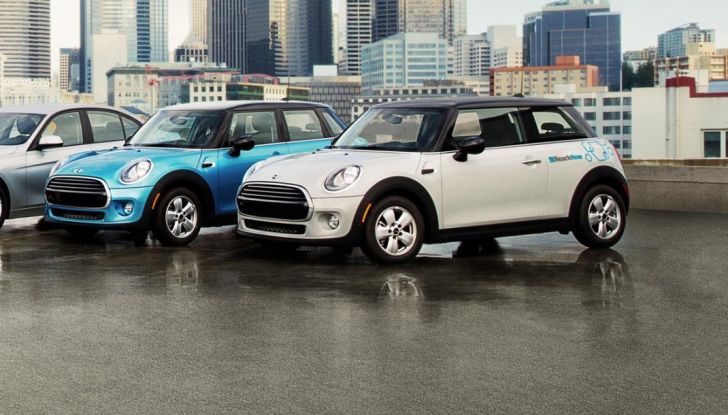 A Milano arriva il car sharing premium di BMW - Foto 4 di 7