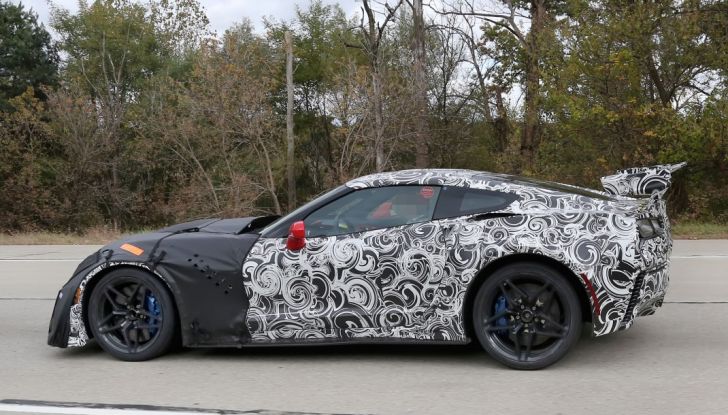 Nuova Chevrolet Corvette C7 ZR1, le prime foto spia - Foto 10 di 35