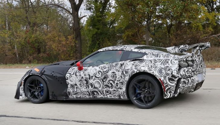 Nuova Chevrolet Corvette C7 ZR1, le prime foto spia - Foto 11 di 35