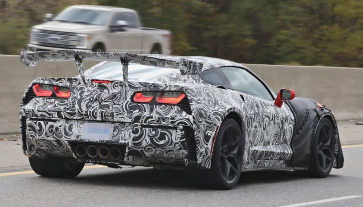 Nuova Chevrolet Corvette C7 ZR1, le prime foto spia - Foto 13 di 35
