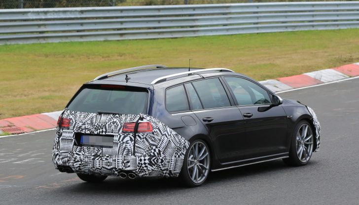 Nuova Volkswagen Golf VII R Variant 2018, foto spia al Ring - Foto 16 di 18