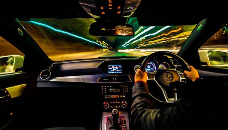 Come guidare di notte, consigli e accorgimenti - Foto 2 di 6