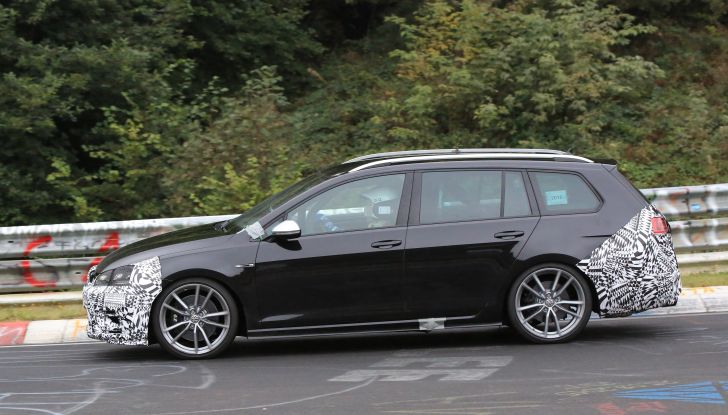 Nuova Volkswagen Golf VII R Variant 2018, foto spia al Ring - Foto 5 di 18