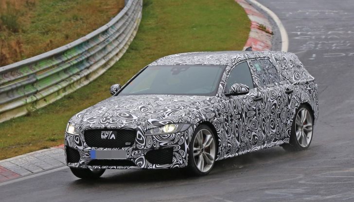jaguar-xf-s-sportbrake-prime-foto-spia-della-nuova-generazione