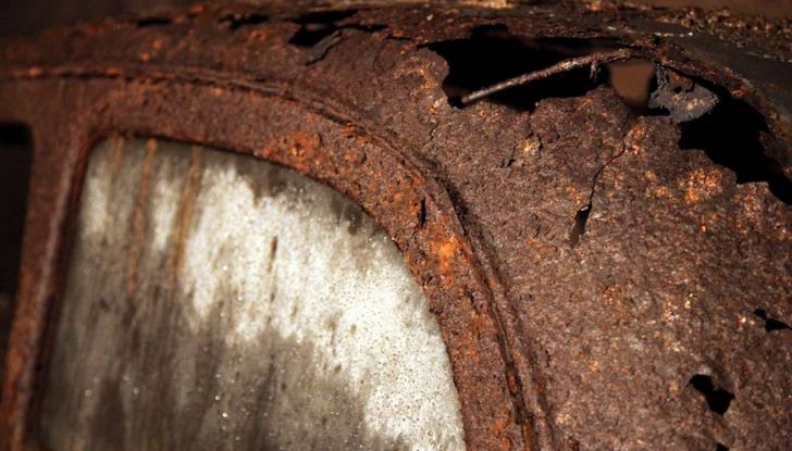 Le auto dimenticate nei sotterranei di Napoli: tutte le foto più belle - Foto 10 di 12