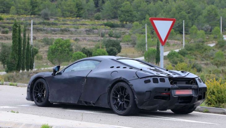 McLaren P14, prime foto dei test dell’erede della 650S - Foto 7 di 11