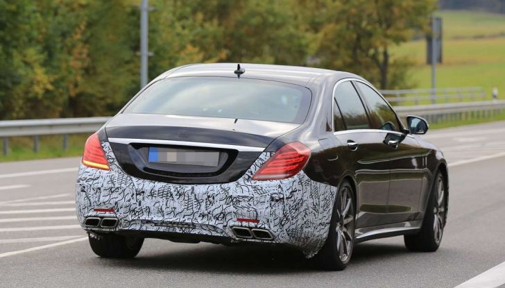 Mercedes AMG S63 Facelift nuove foto spia dei test su pista - Foto 23 di 24