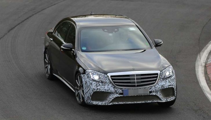 Mercedes AMG S63 Facelift nuove foto spia dei test su pista - Foto 5 di 24
