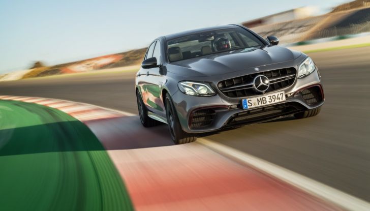 La nuova Mercedes-AMG E 63 4Matic+: nome da nobile - Foto 9 di 21