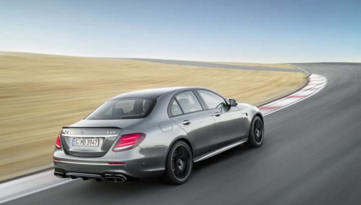 La nuova Mercedes-AMG E 63 4Matic+: nome da nobile - Foto 11 di 21