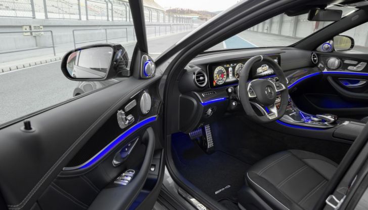 La nuova Mercedes-AMG E 63 4Matic+: nome da nobile - Foto 19 di 21