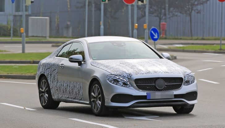 Mercedes Classe E Coupe, foto spia della nuova generazione - Foto 2 di 22