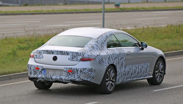 Mercedes Classe E Coupe, foto spia della nuova generazione - Foto 16 di 22
