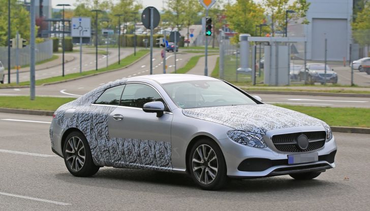 Mercedes Classe E Coupe, foto spia della nuova generazione - Foto 1 di 22