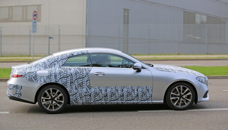 Mercedes Classe E Coupe, foto spia della nuova generazione - Foto 4 di 22