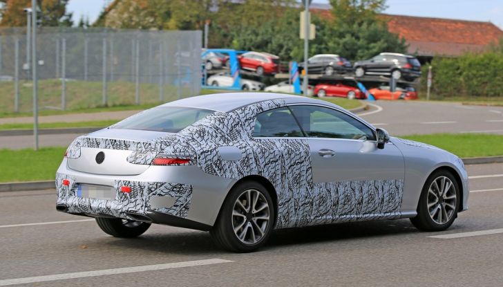 Mercedes Classe E Coupe, foto spia della nuova generazione - Foto 6 di 22