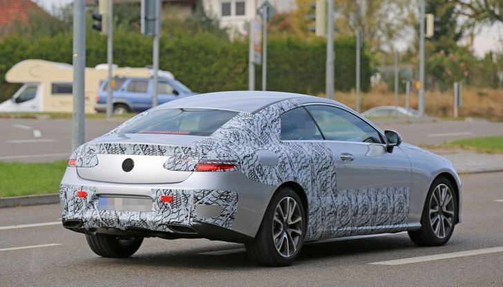 Mercedes Classe E Coupe, foto spia della nuova generazione - Foto 7 di 22