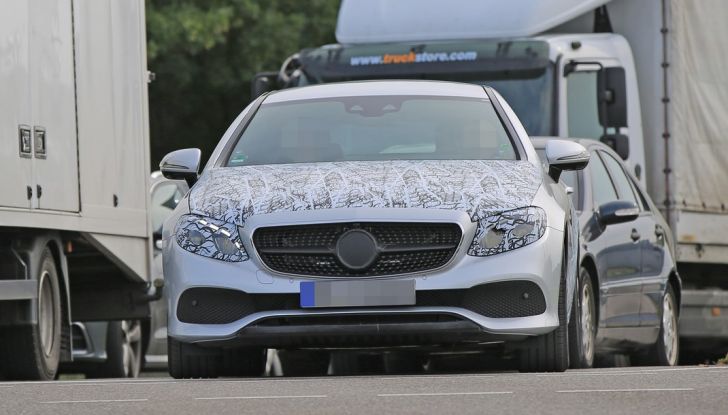 Mercedes Classe E Coupe, foto spia della nuova generazione - Foto 9 di 22