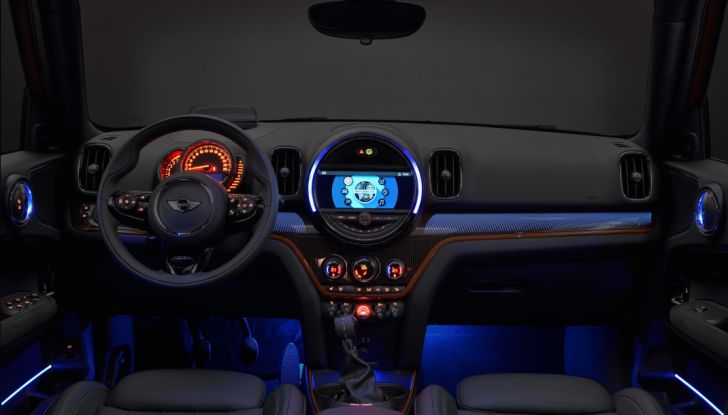 Nuova Mini Countryman 2017: più spazio, nuovi motori e un’ibrida plug-in - Foto 26 di 33