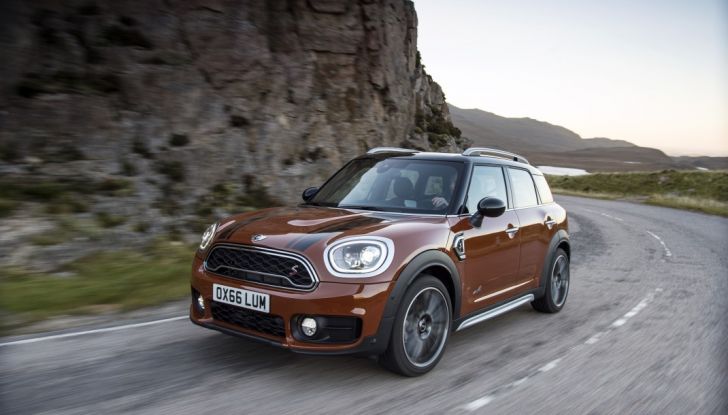 Nuova Mini Countryman 2017: più spazio, nuovi motori e un’ibrida plug-in - Foto 5 di 33