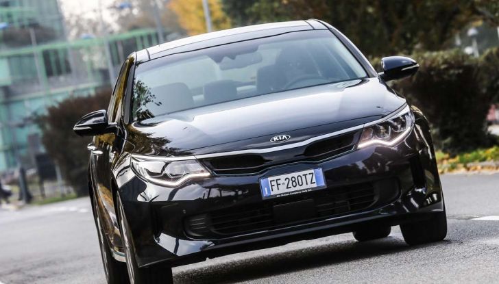 Nuova Kia Optima Plug-in Hybrid prova su strada, dotazioni e caratteristiche tecniche - Foto 9 di 51