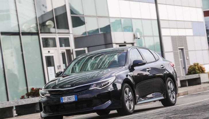Nuova Kia Optima Plug-in Hybrid prova su strada, dotazioni e caratteristiche tecniche - Foto 13 di 51