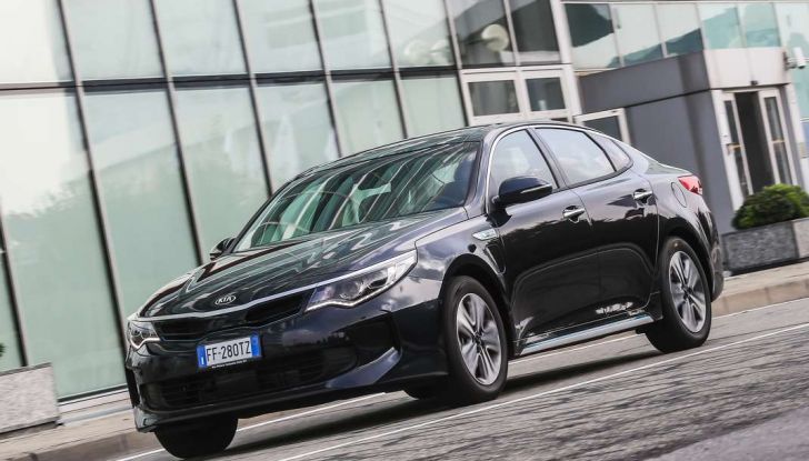 Nuova Kia Optima Plug-in Hybrid prova su strada, dotazioni e caratteristiche tecniche - Foto 14 di 51