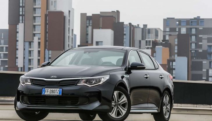 Nuova Kia Optima Plug-in Hybrid prova su strada, dotazioni e caratteristiche tecniche - Foto 24 di 51